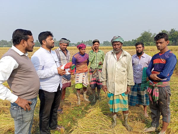কৃষকদের জমিতেই গানের প্রতিযোগিতা