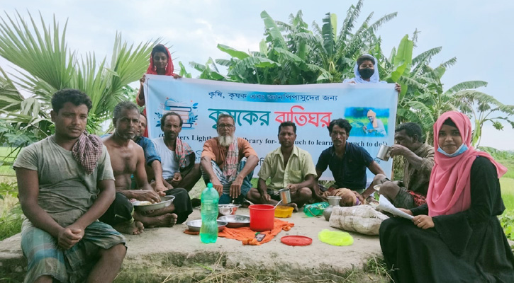 জৈব সার ব্যবহারে কৃষকদের উদ্বুদ্ধ করছে কৃষকের বাতিঘর