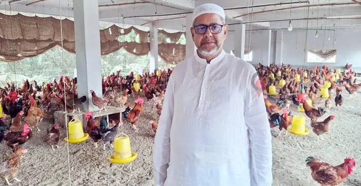 ইসমাইলের মুরগির খামারে শতাধিক মানুষের কর্মসংস্থান