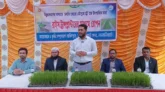 রাইস ট্রান্সপ্লান্টারের মাধ্যমে বোরো ধানের চারা রোপণ